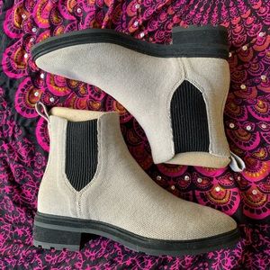 Rothy’s Lug Boot in Dove size 8